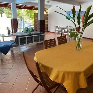  Appartement Douceur Des Hauteurs Bas De Villa, Piscine Privee